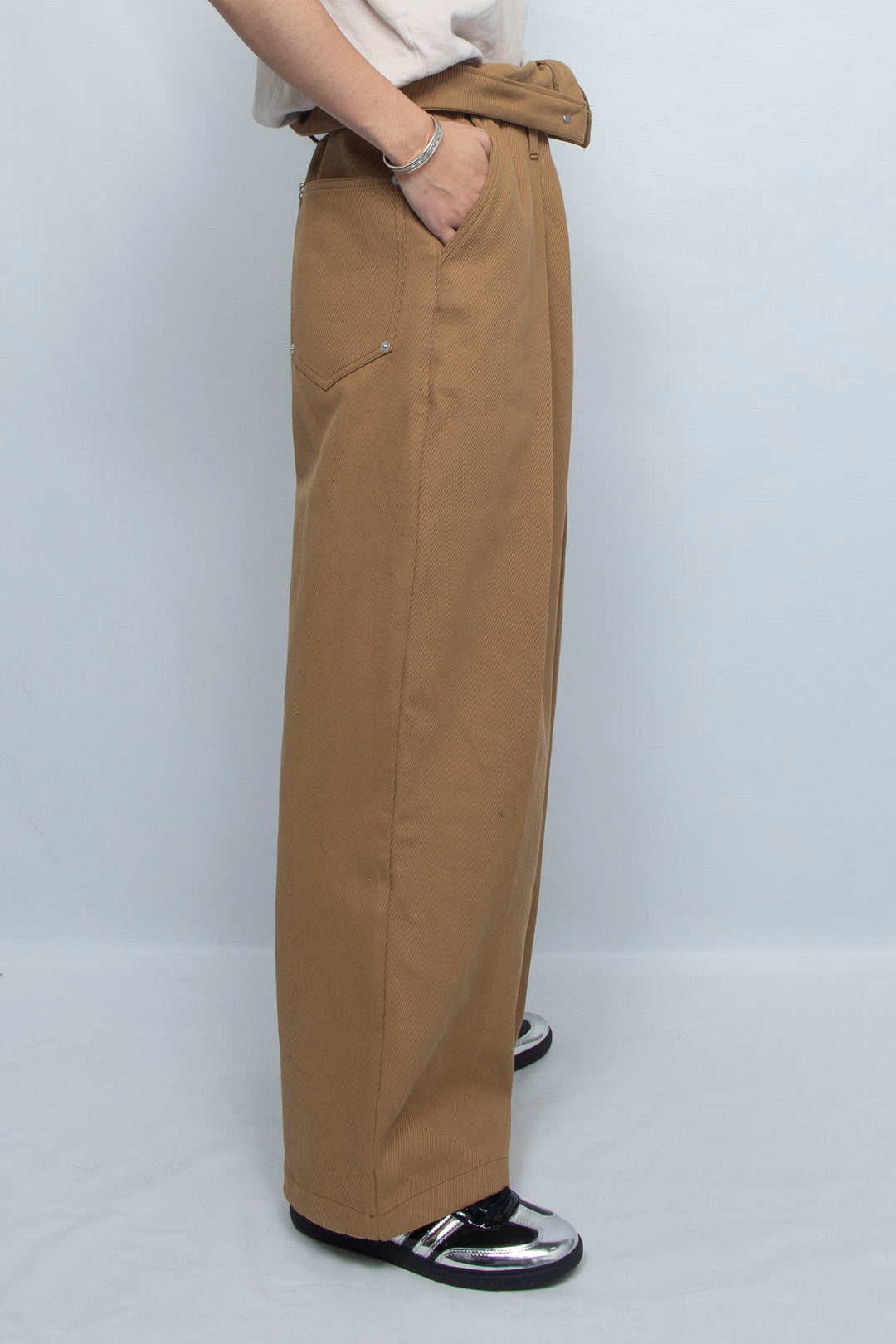 MEKURE BAGGY PANTS SAND