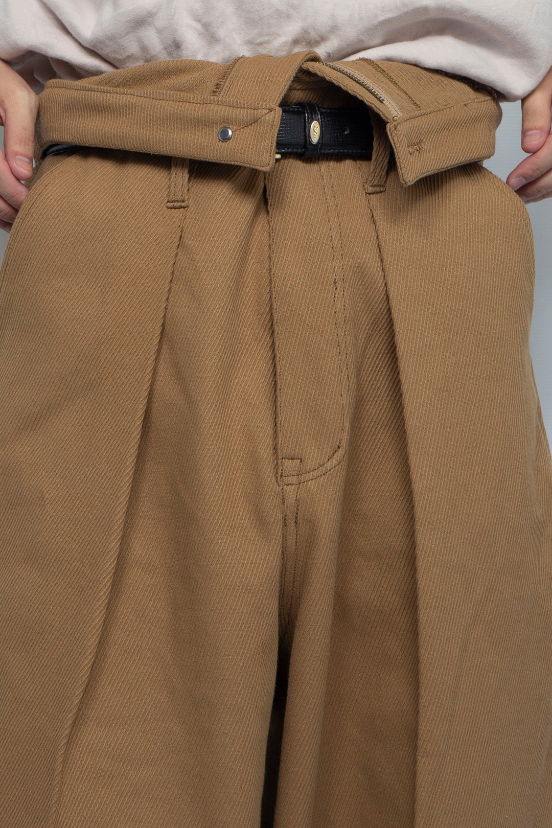 MEKURE BAGGY PANTS SAND