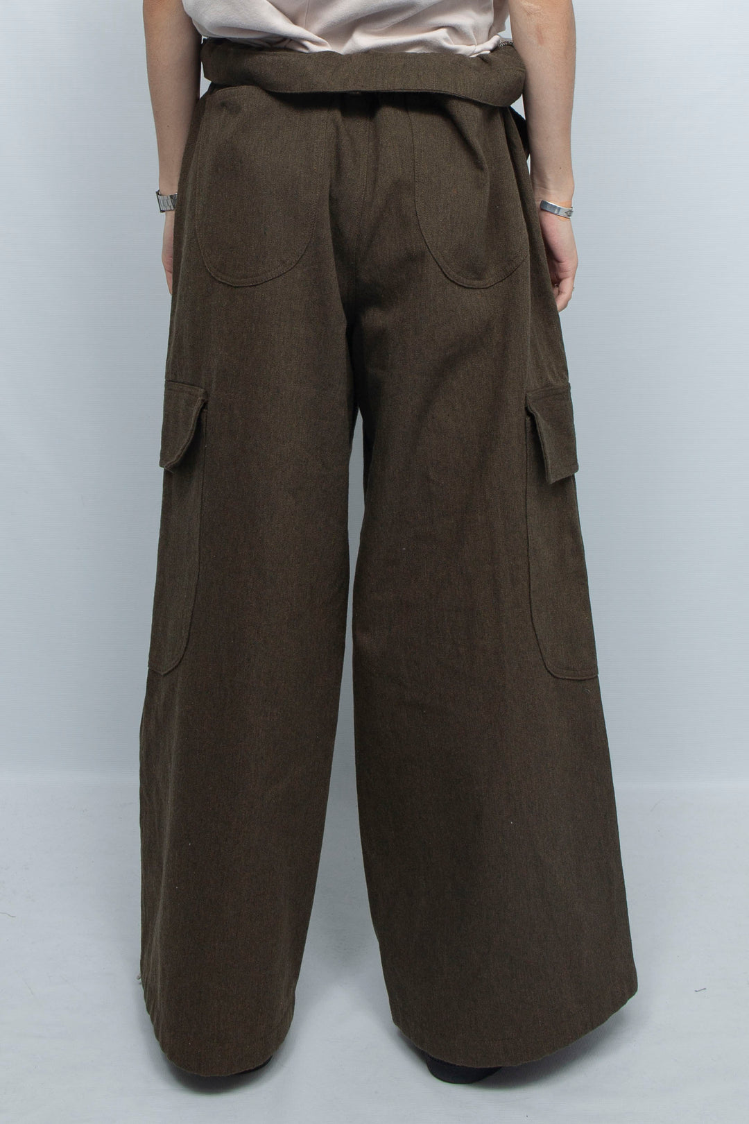 MEKURE CARGO PANTS OLIVE