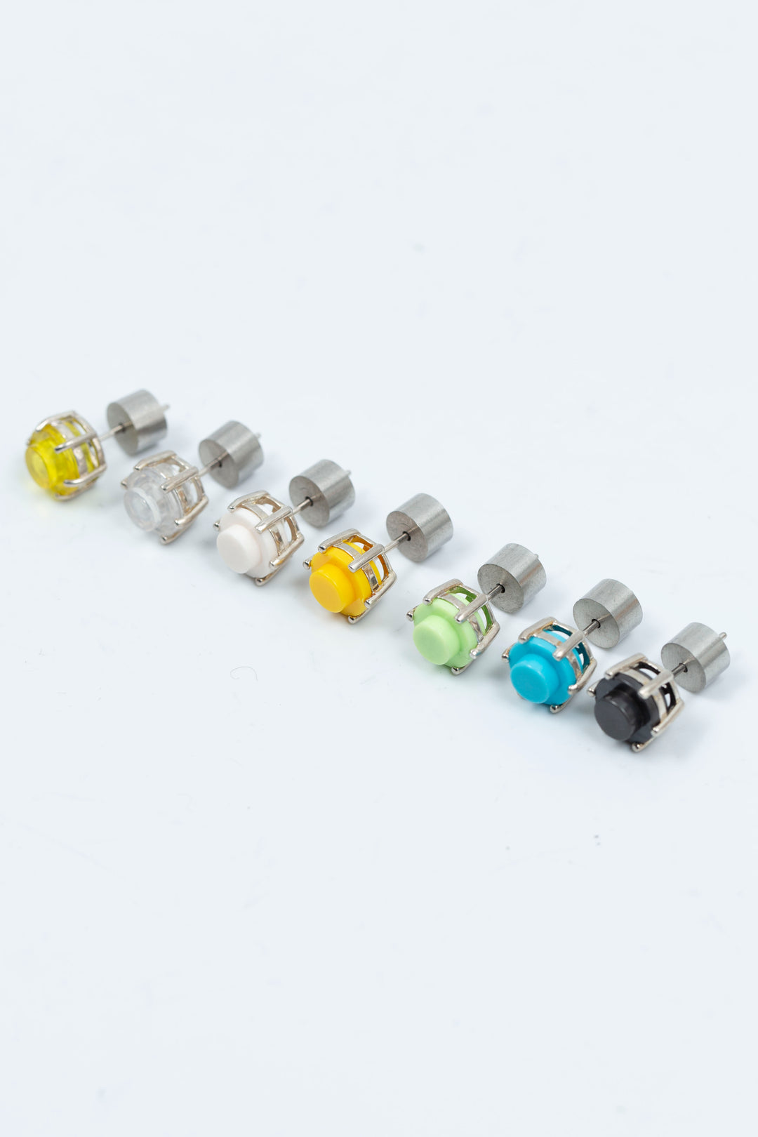 Round colorblock pierced earring