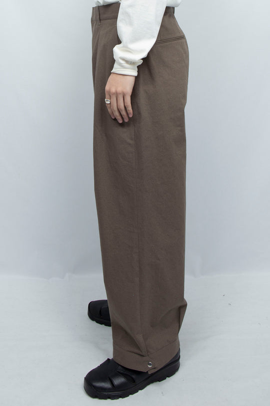 Tuck pants Khaki