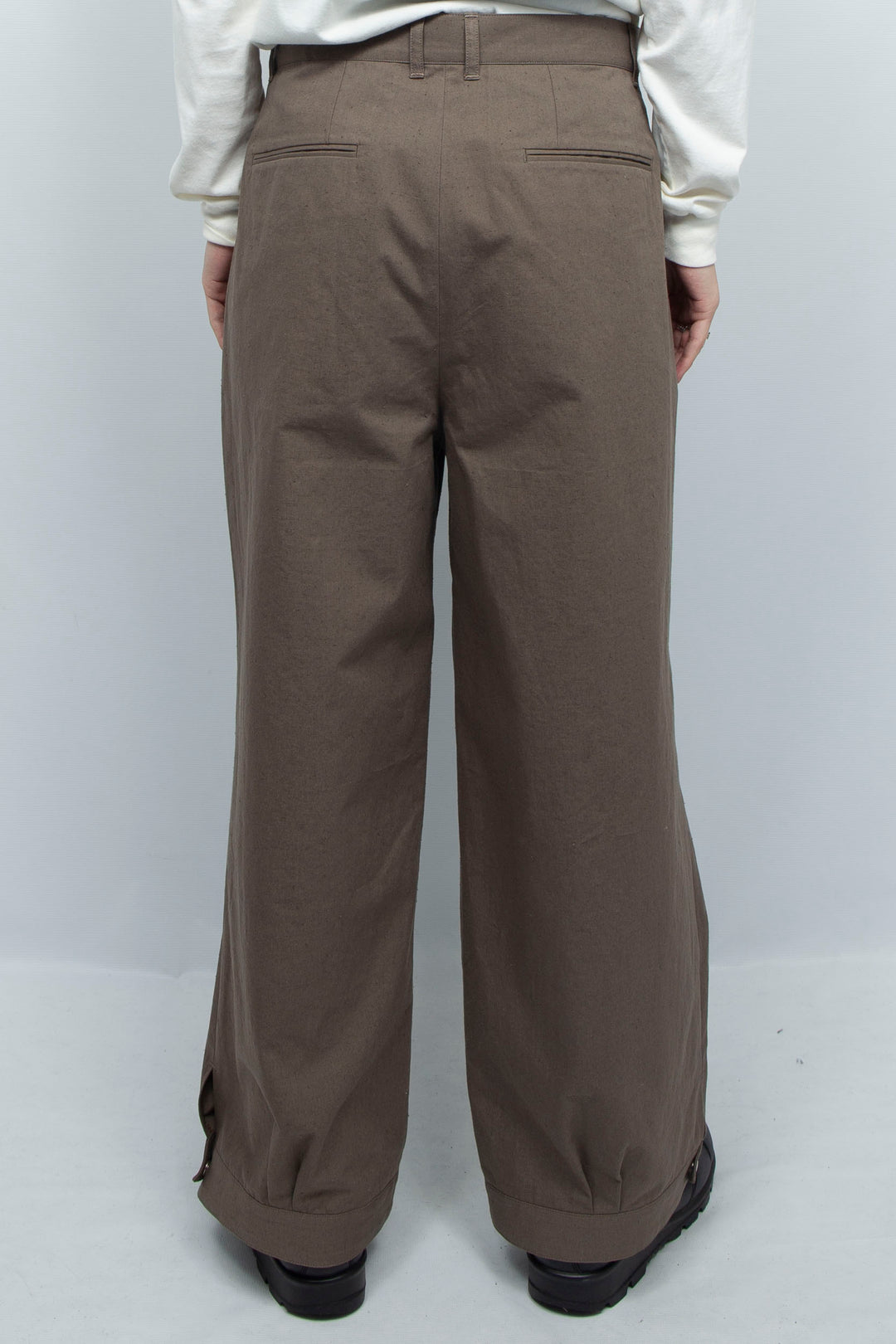 Tuck pants Khaki