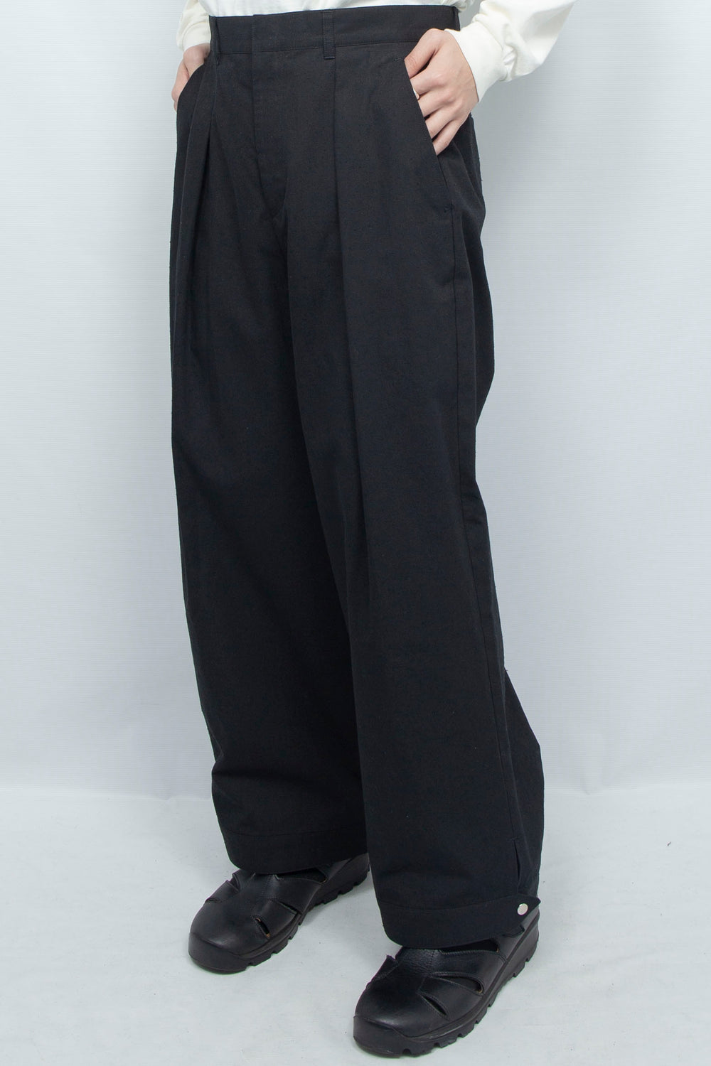 Tuck pants Black