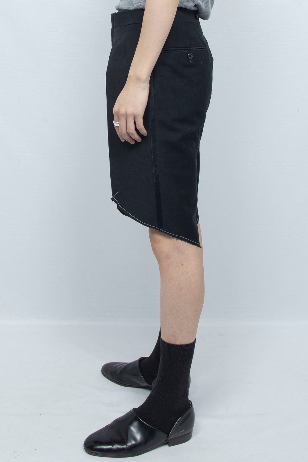 WHITE STITCHING TUXEDO SHORTS BLACK