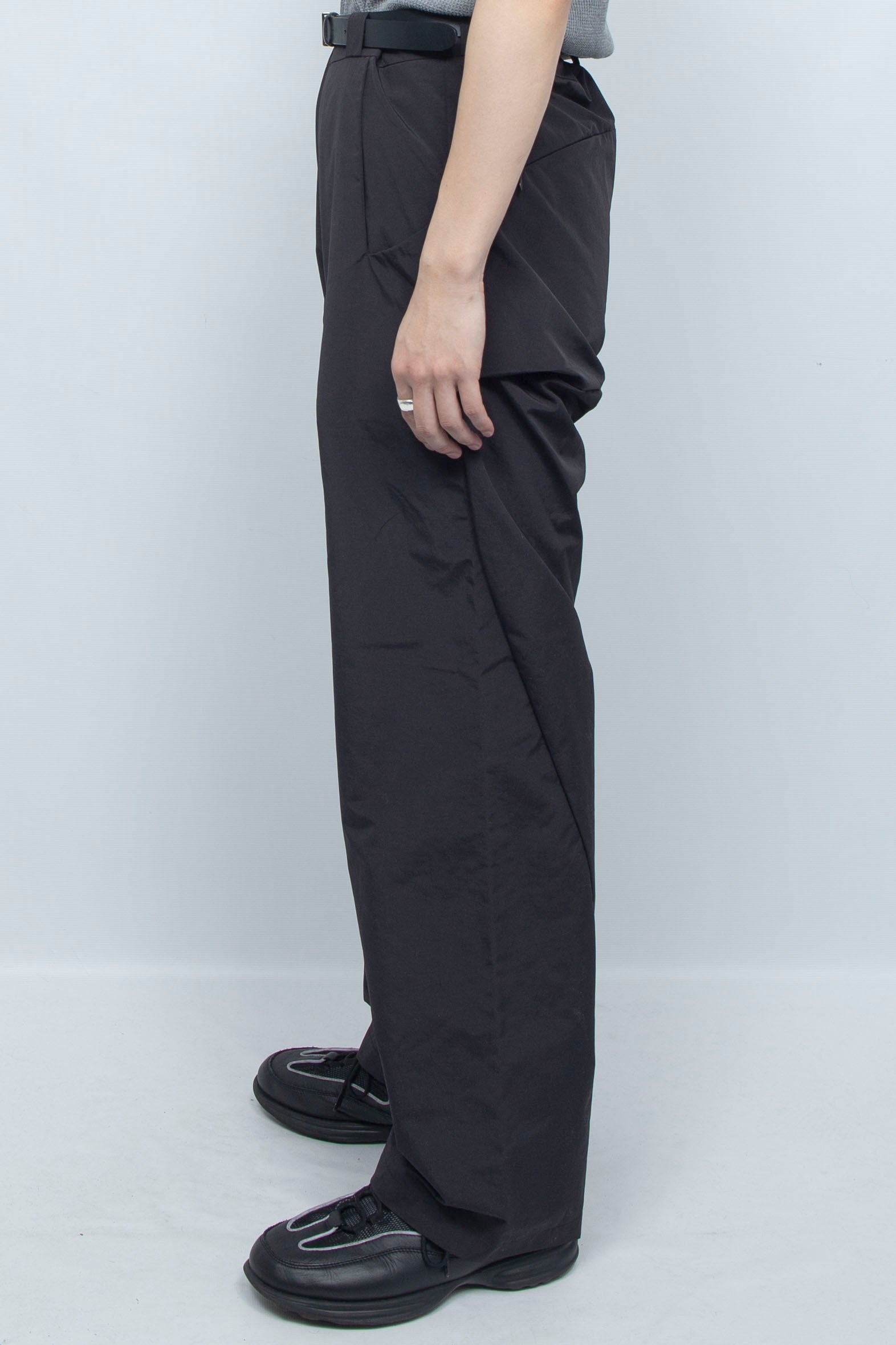 Vein PANTS BLACK / ryaw(リャウ)通販 / 店舗 / 渋谷・神泉 Vein PANTS BLACK / ryaw(リャウ)通販 / 店舗 / 渋谷・神泉
