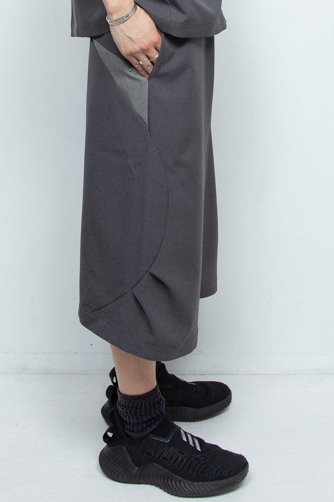 Inno WIDE SHORTS GRAY