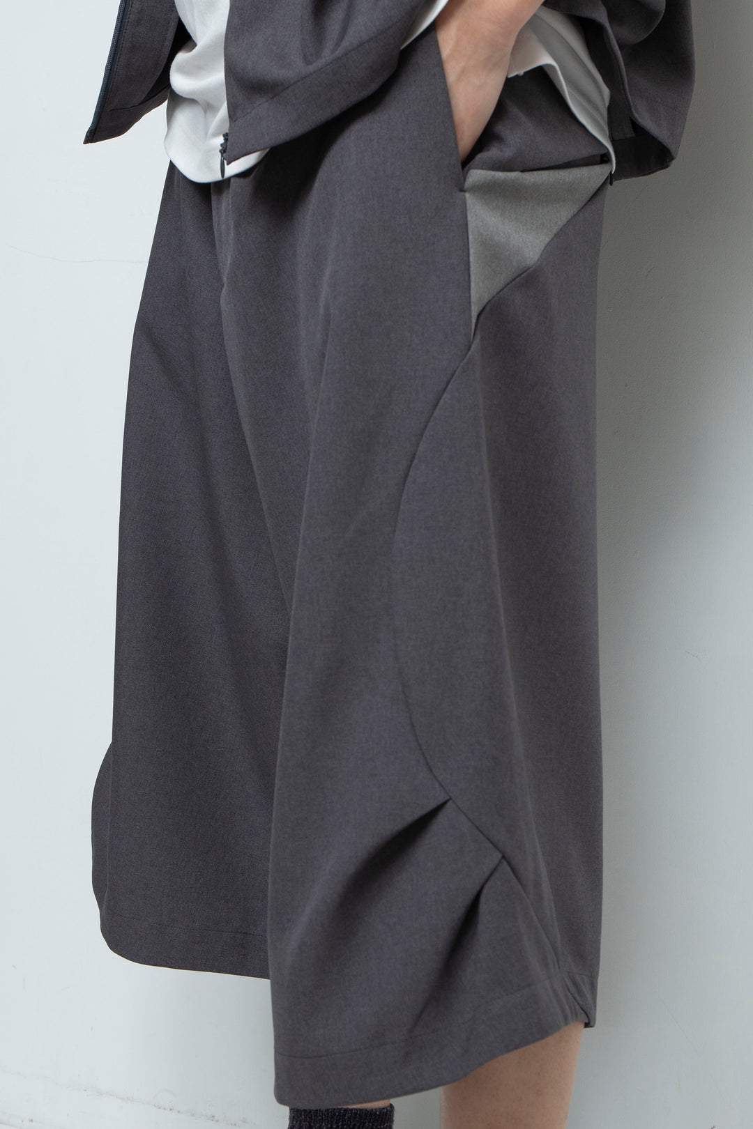 Inno WIDE SHORTS GRAY