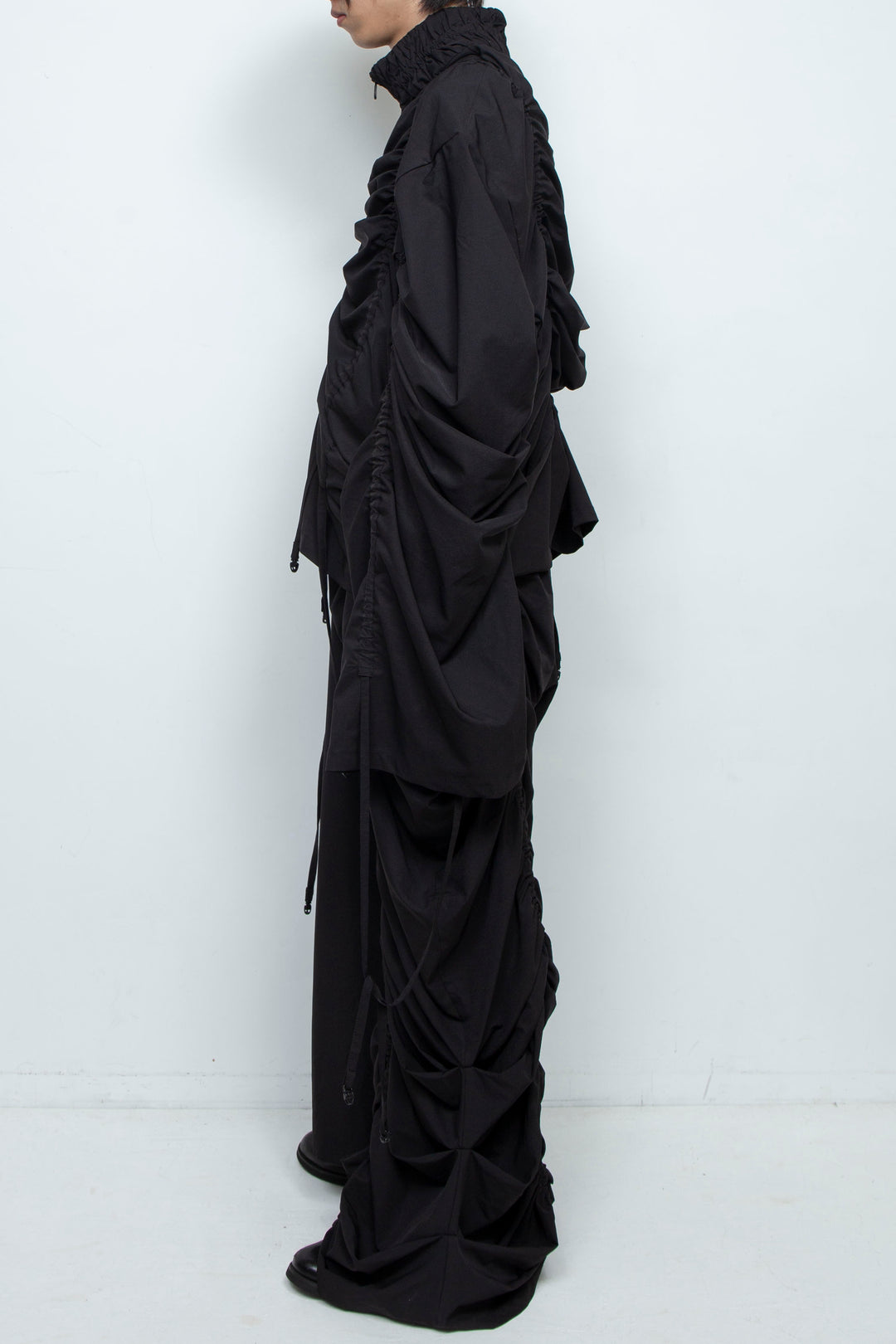 BLACK OVERSIZED GATHERED DRAWSTRINGS ZIP UP JACKET