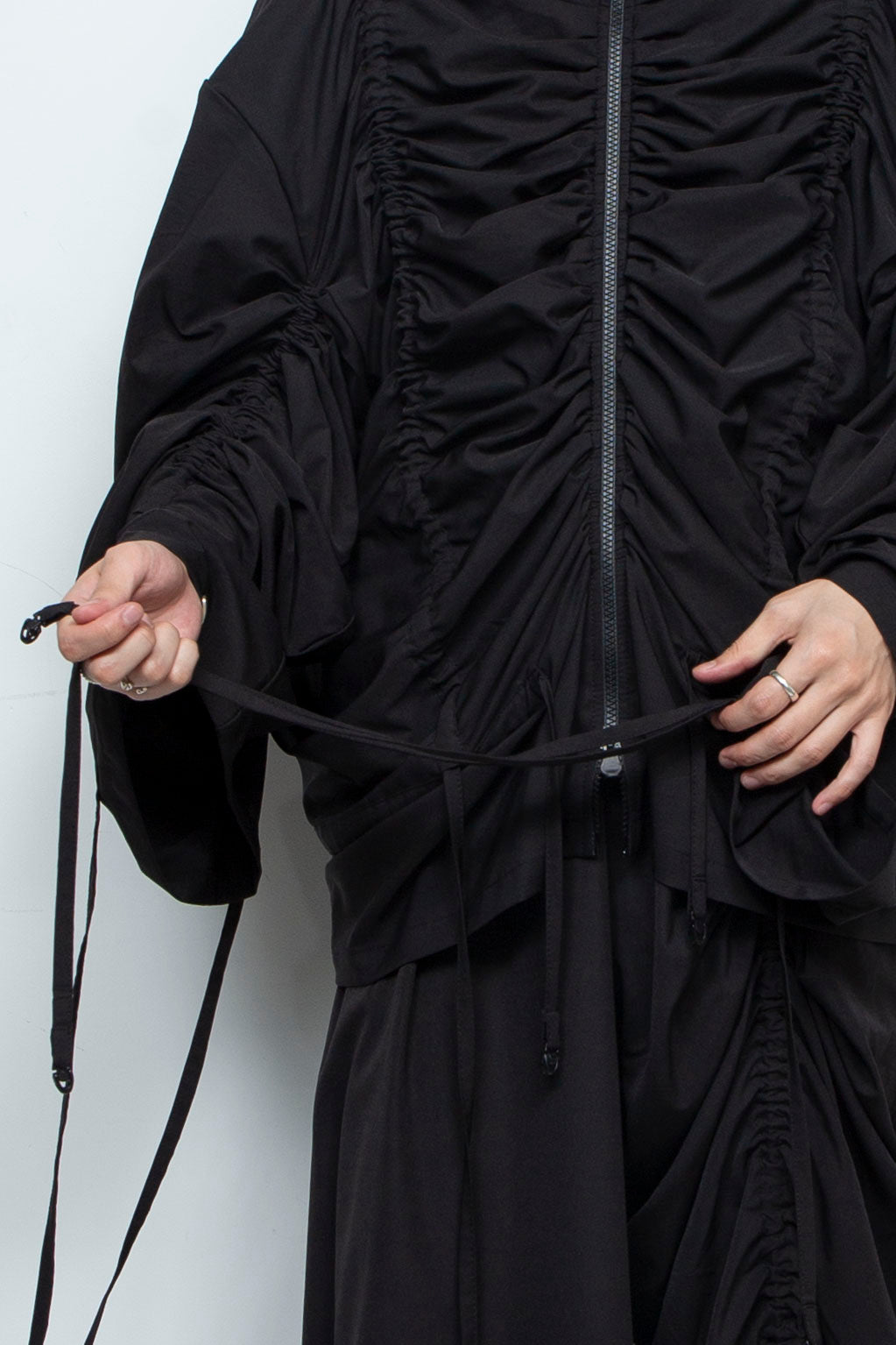 BLACK OVERSIZED GATHERED DRAWSTRINGS ZIP UP JACKET