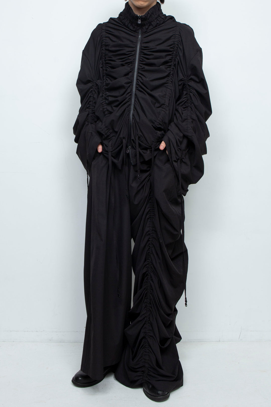BLACK OVERSIZED GATHERED DRAWSTRINGS ZIP UP JACKET