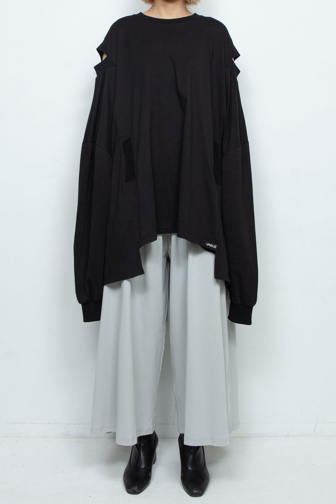 LOOSE-FITTING BLACK JERSEY OVERSIZED TUNIC