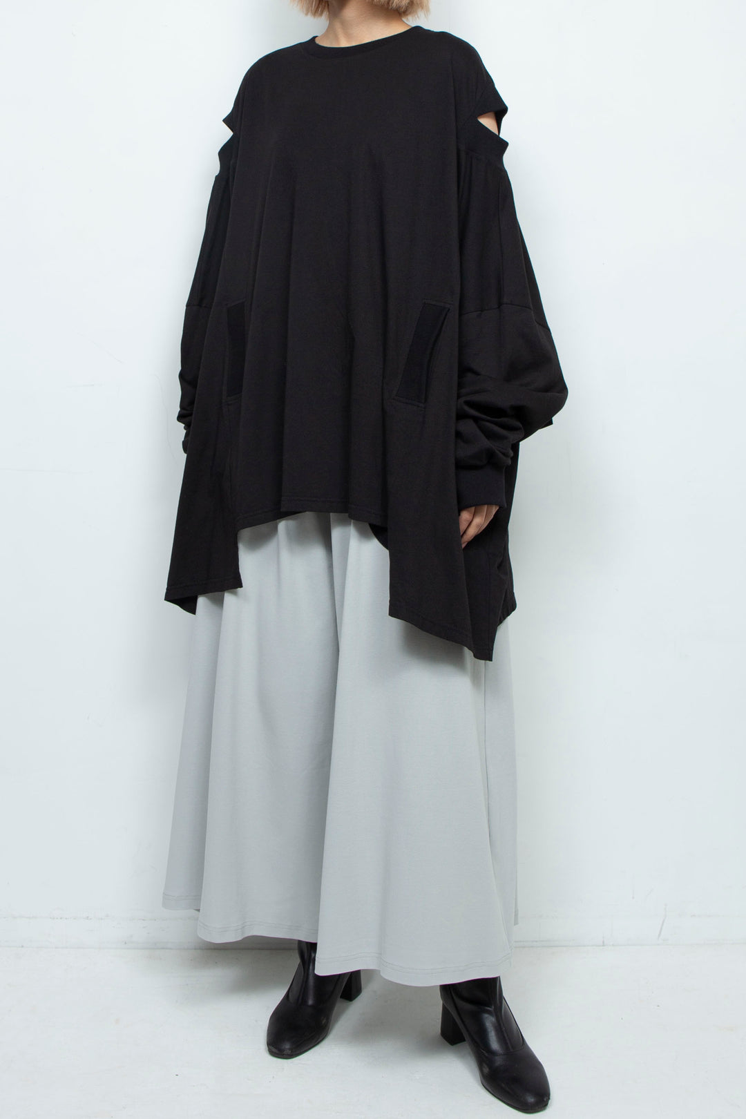 LOOSE-FITTING BLACK JERSEY OVERSIZED TUNIC