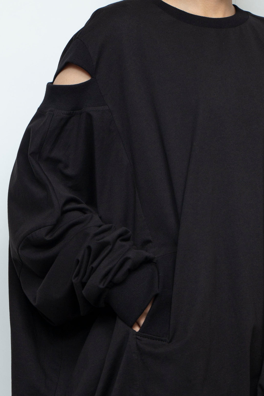 LOOSE-FITTING BLACK JERSEY OVERSIZED TUNIC