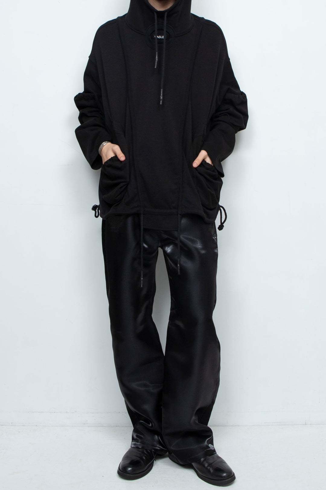 BLACK OVERSIZED HOODED GATHERED DRAWSTRINGS SWEATSHIRT