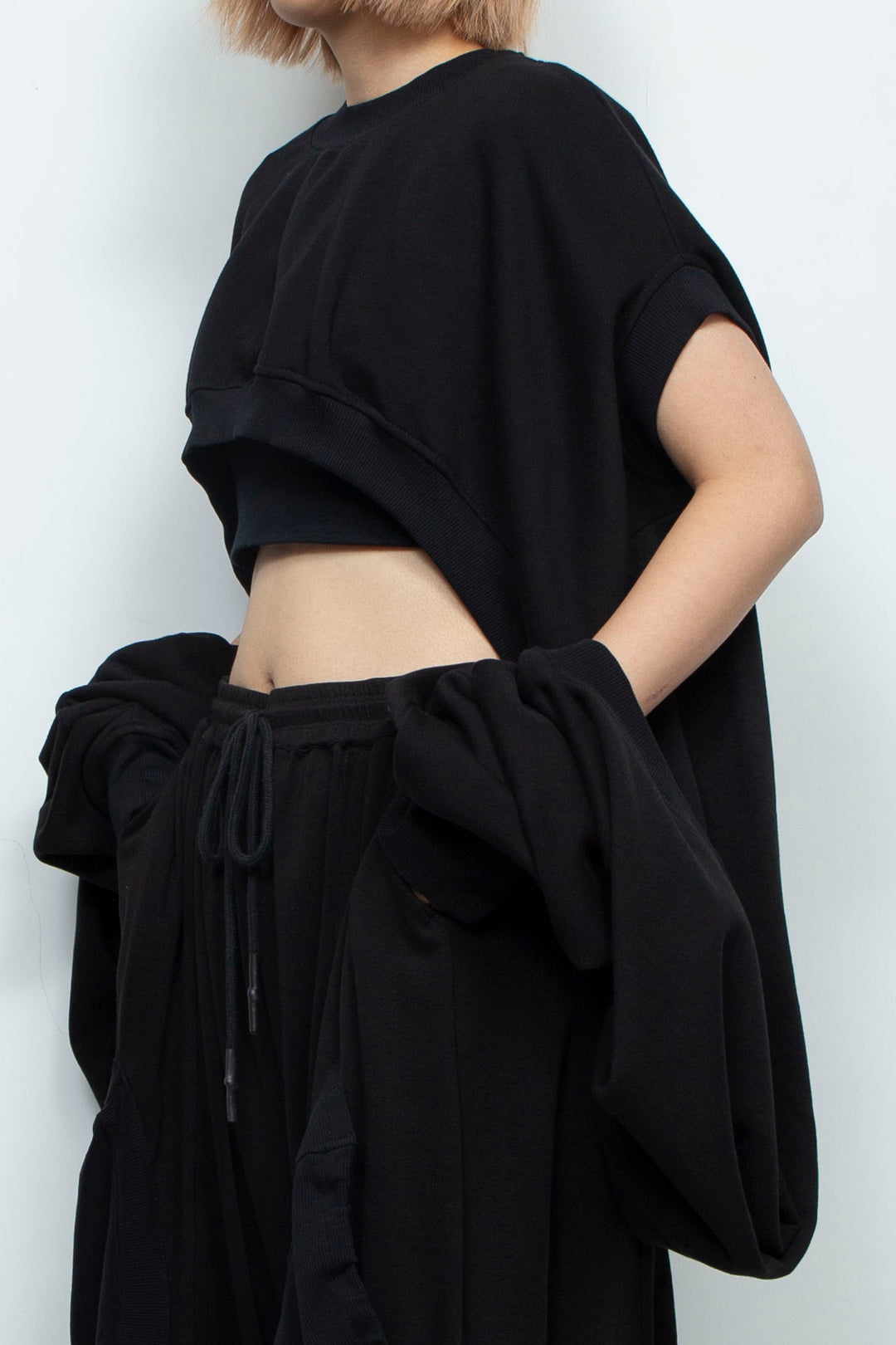 BLACK OVERSIZED TRANSFORMER CROPPED SWEATSHIRT