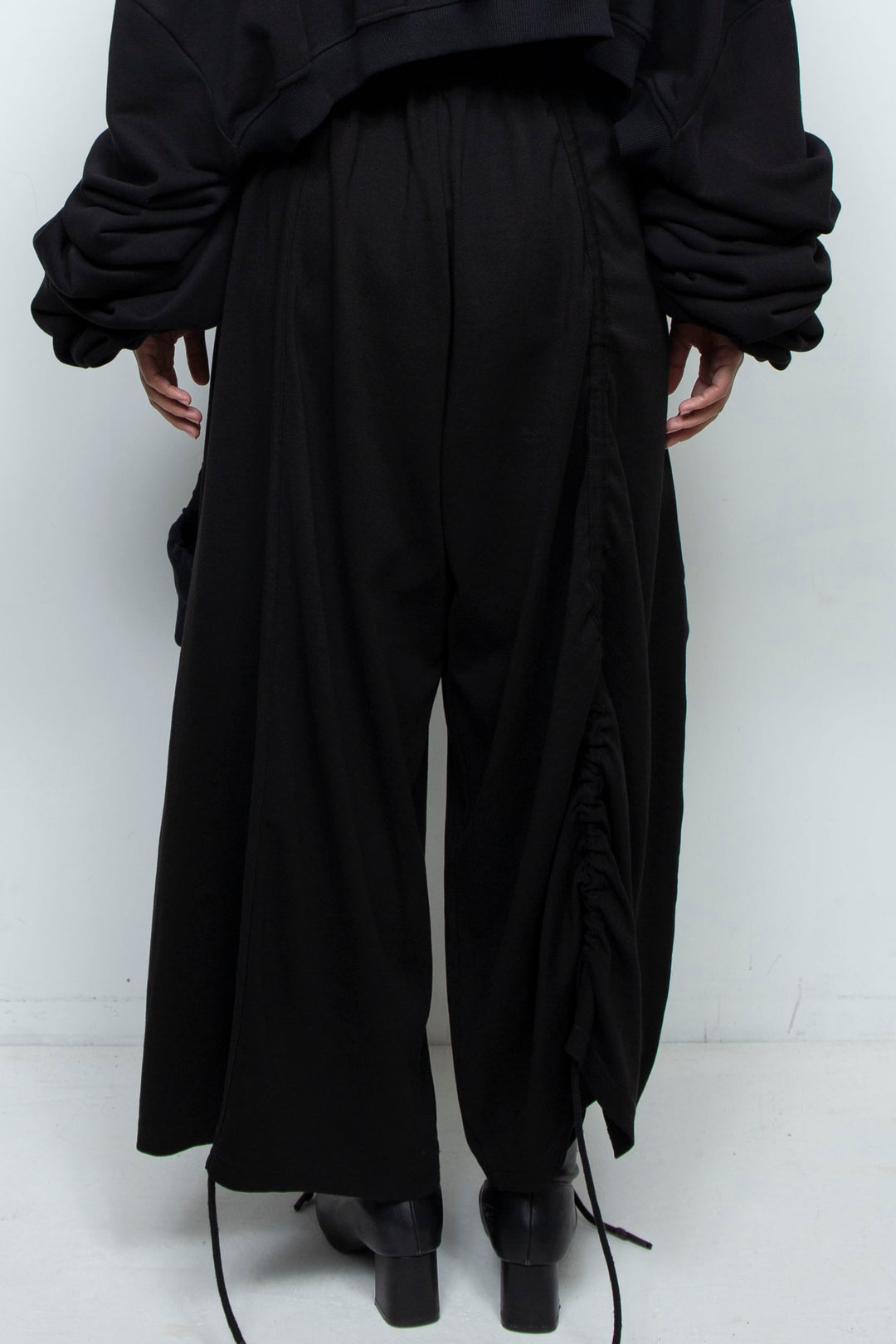 BLACK WIDE-LEG RELAXED-FIT DRAWSTRING PANTS