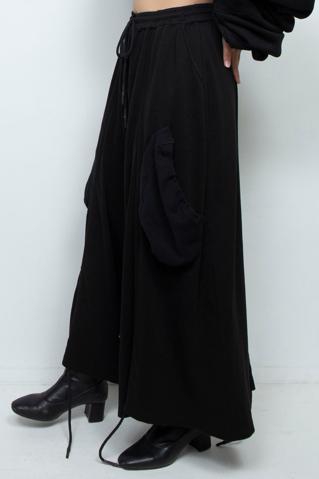 BLACK WIDE-LEG RELAXED-FIT DRAWSTRING PANTS