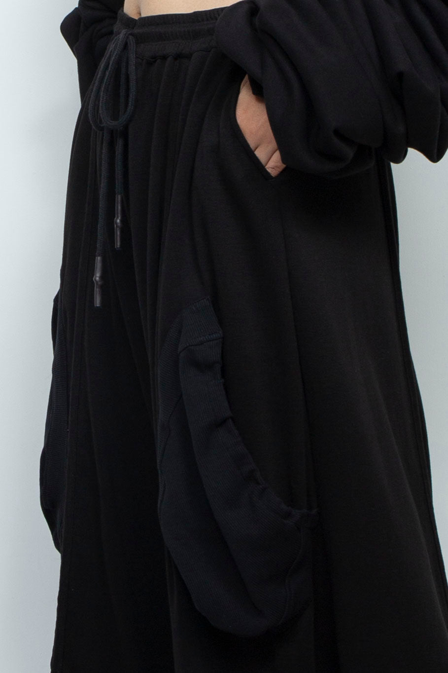 BLACK WIDE-LEG RELAXED-FIT DRAWSTRING PANTS