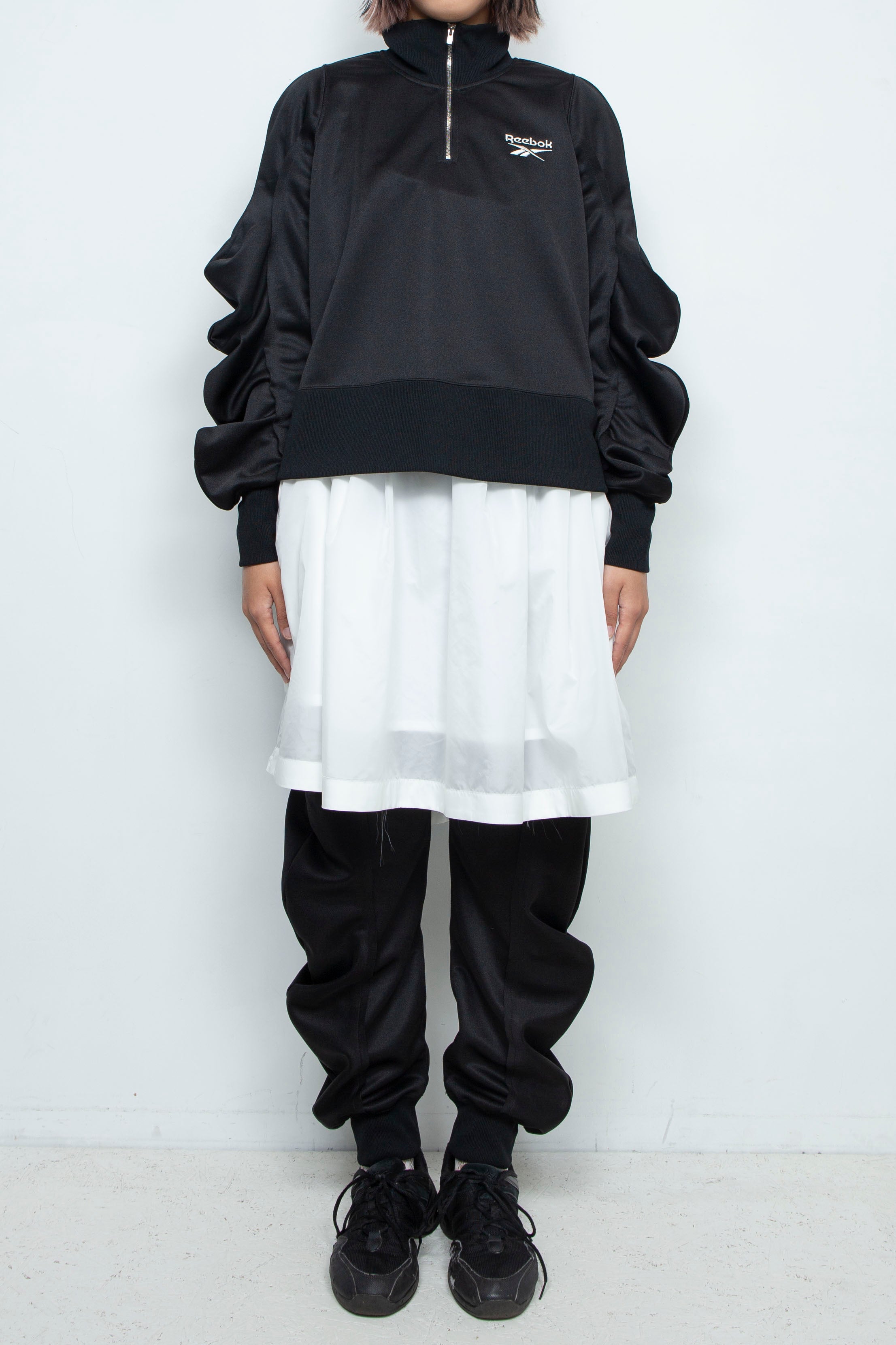 Reebok half zip deformed sweat shirt Black / naokitomizuka