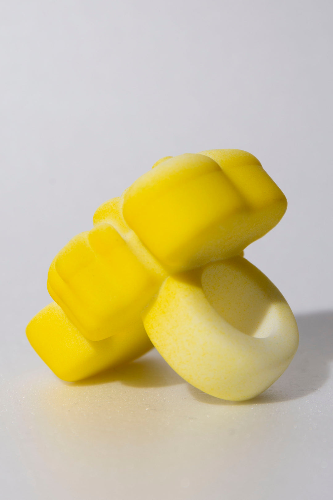 clown ring ( L )