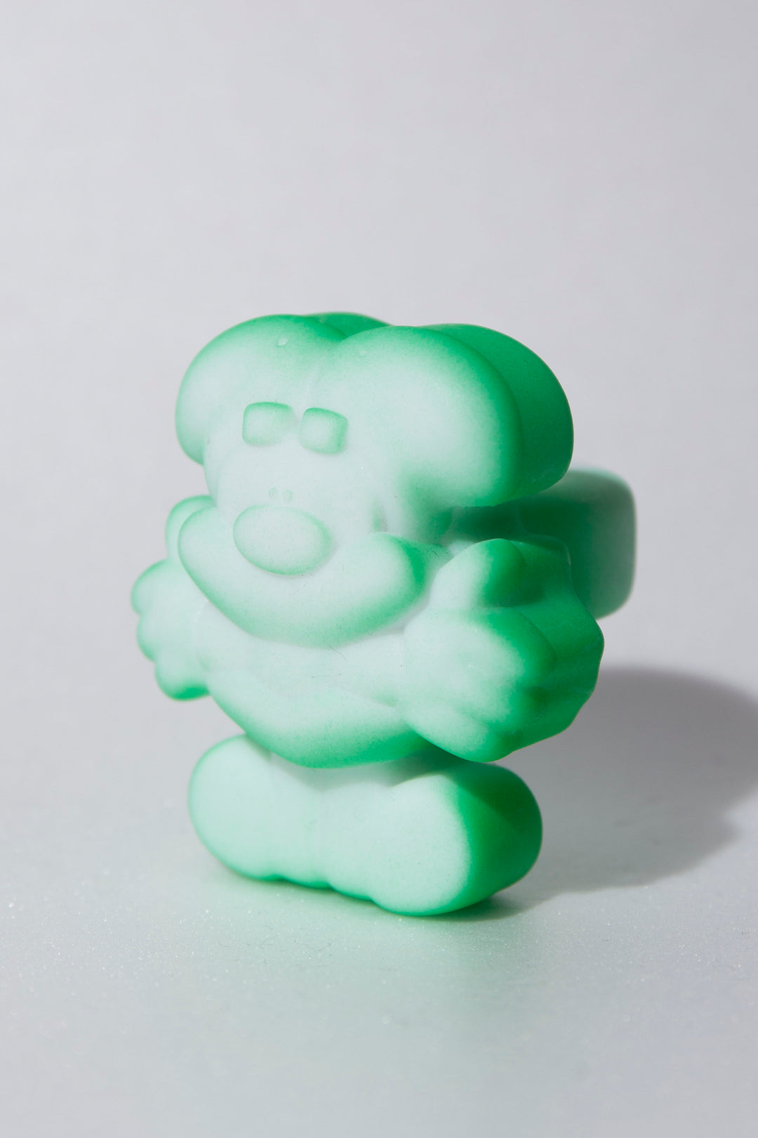 clown ring ( L )