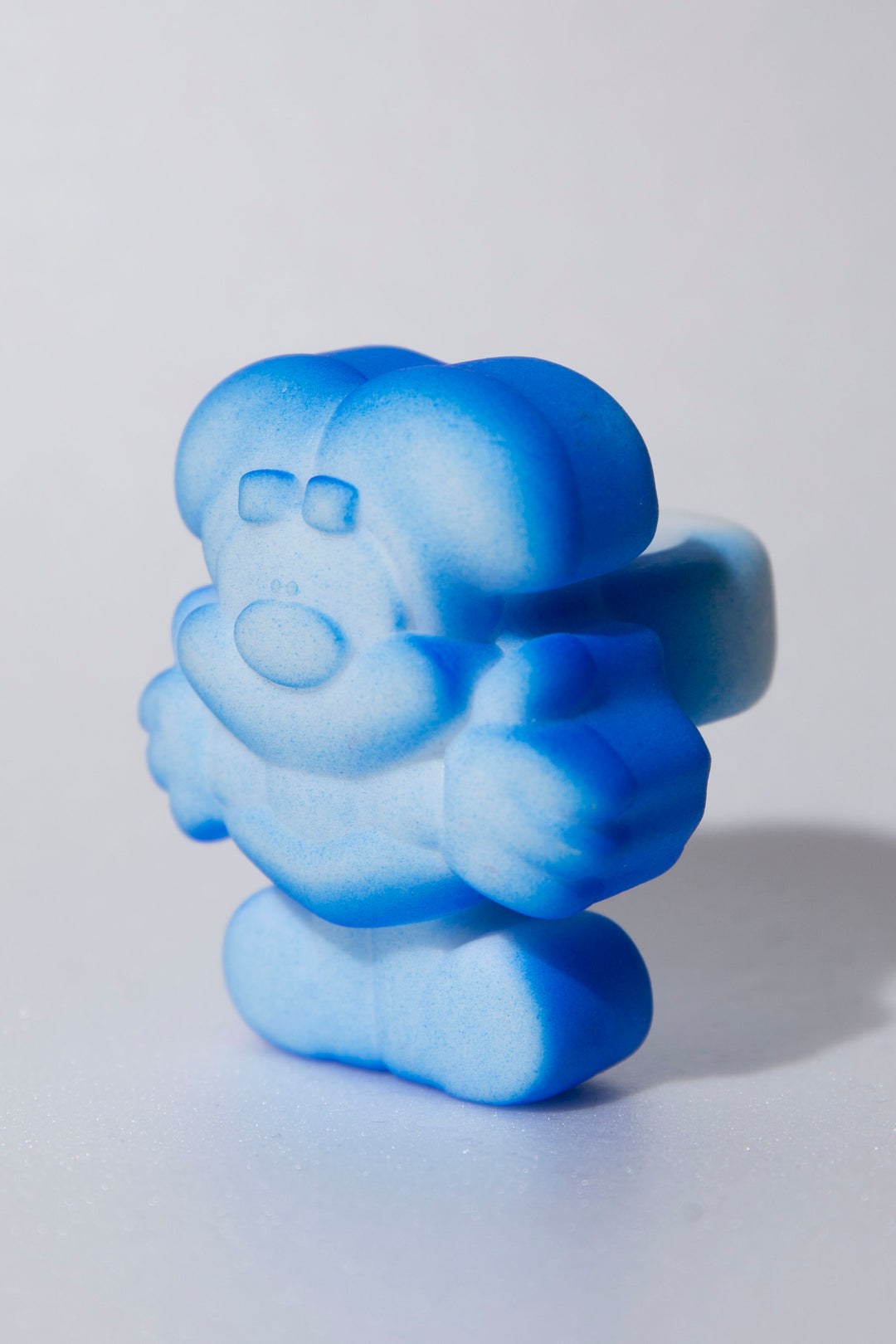 clown ring ( L )