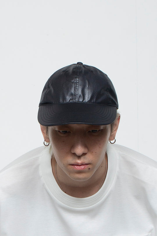 FAKE-FAKE LEATHER II FIDLOCK® Magnetic Buckle Cap BLACK