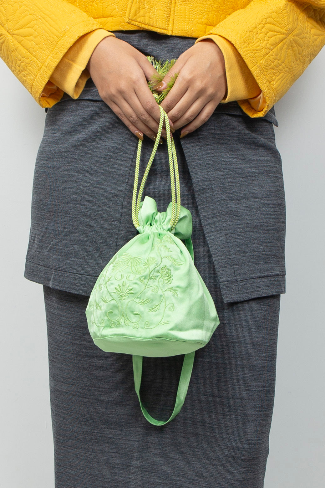 KIKU Embroidered Drawstring Bag Light green