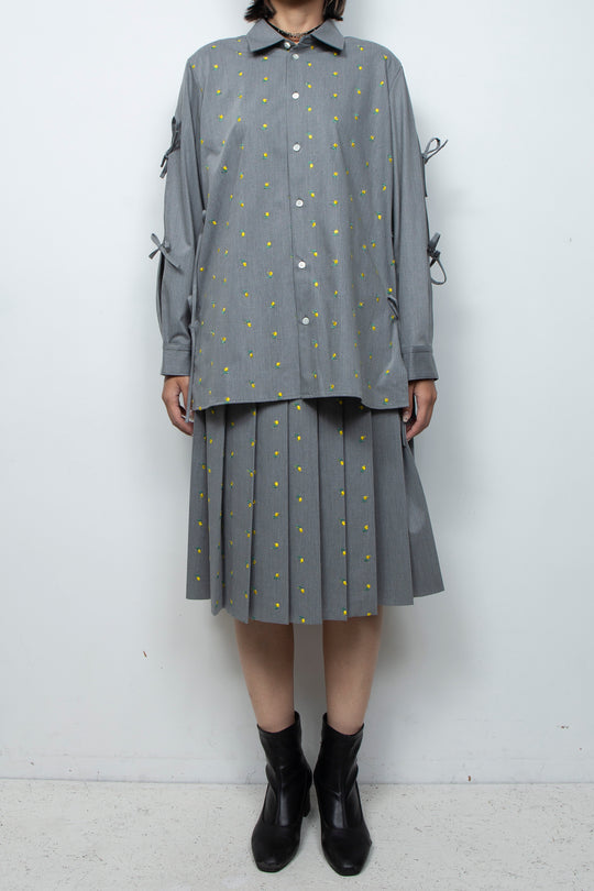 Flower embroidery ribbon blouse l.gray