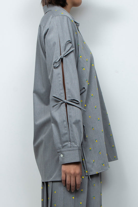 Flower embroidery ribbon blouse l.gray
