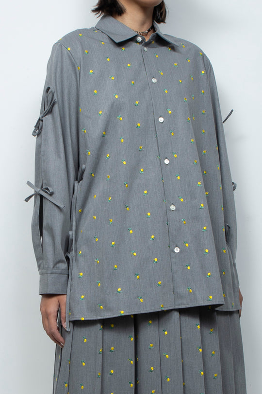 Flower embroidery ribbon blouse l.gray