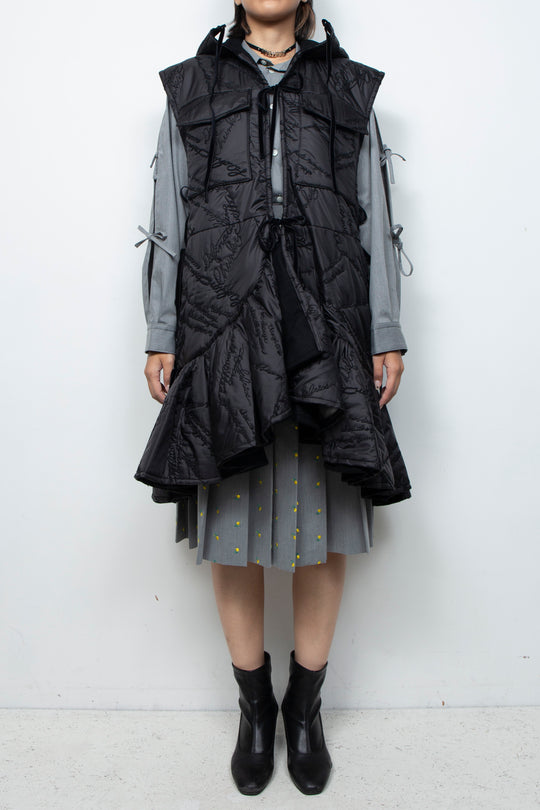 Quilting ruffled gilet