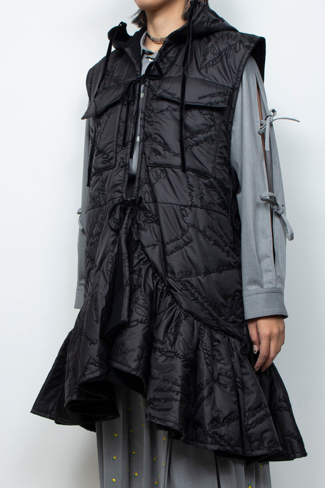 Quilting ruffled gilet