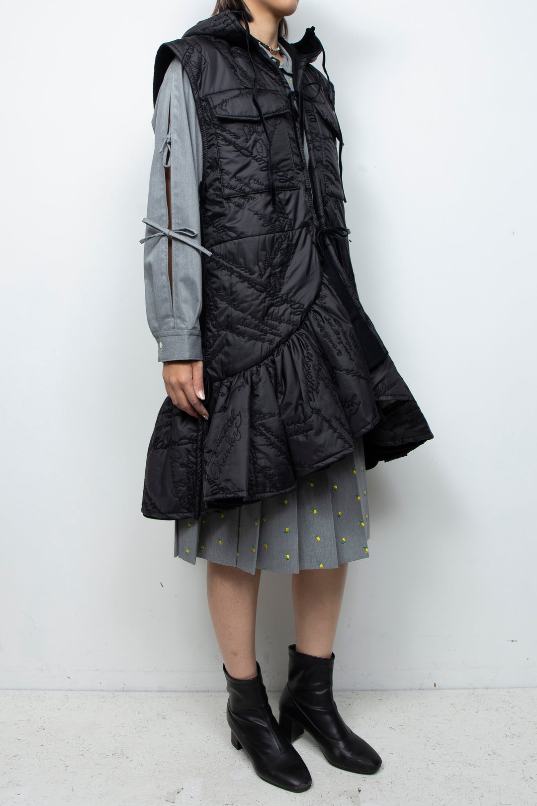 Quilting ruffled gilet