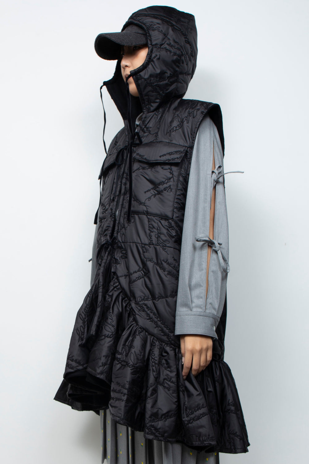 Quilting ruffled gilet