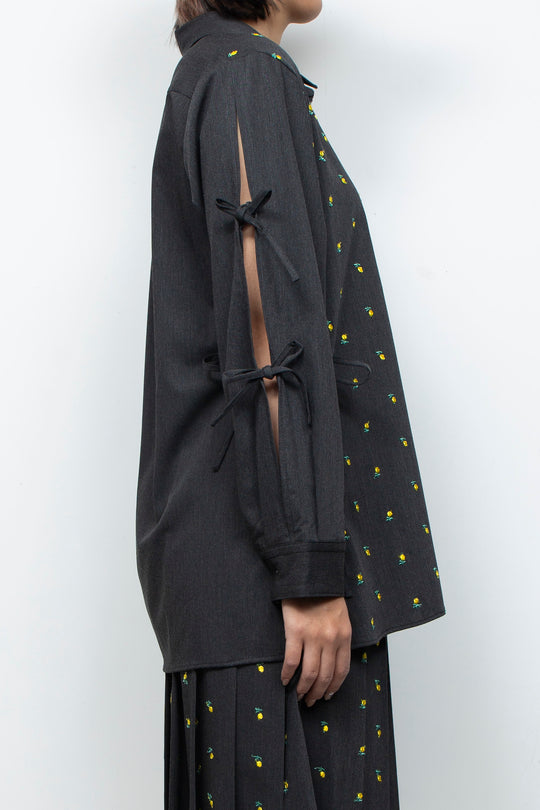 Flower embroidery ribbon blouse gray