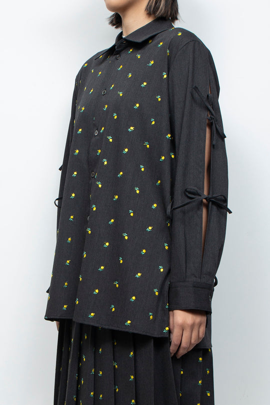 Flower embroidery ribbon blouse gray