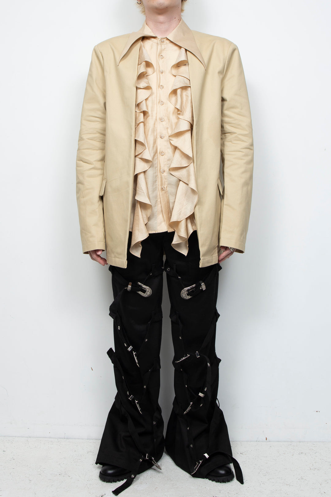 Beige double-layer suit with ruffles