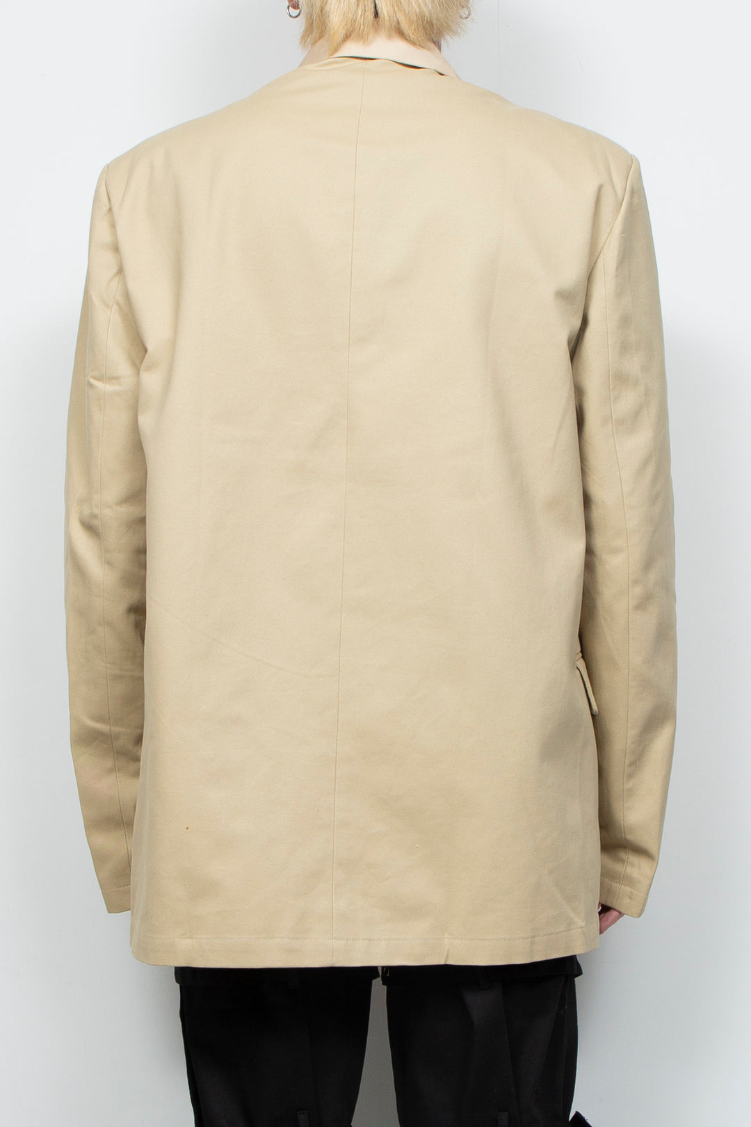 Beige double-layer suit with ruffles