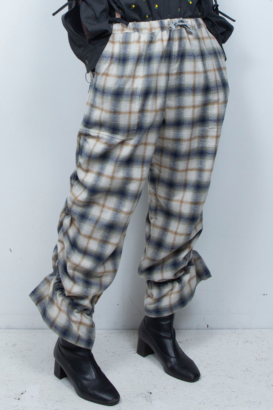 Mimic Shirred Pants Beige