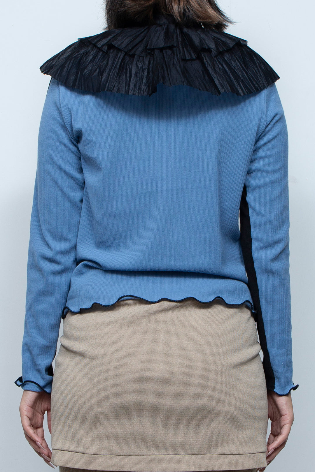 Random Pleat Butterfly Frill Collar Black