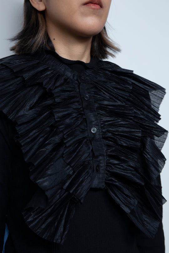 Random Pleat Butterfly Frill Collar Black