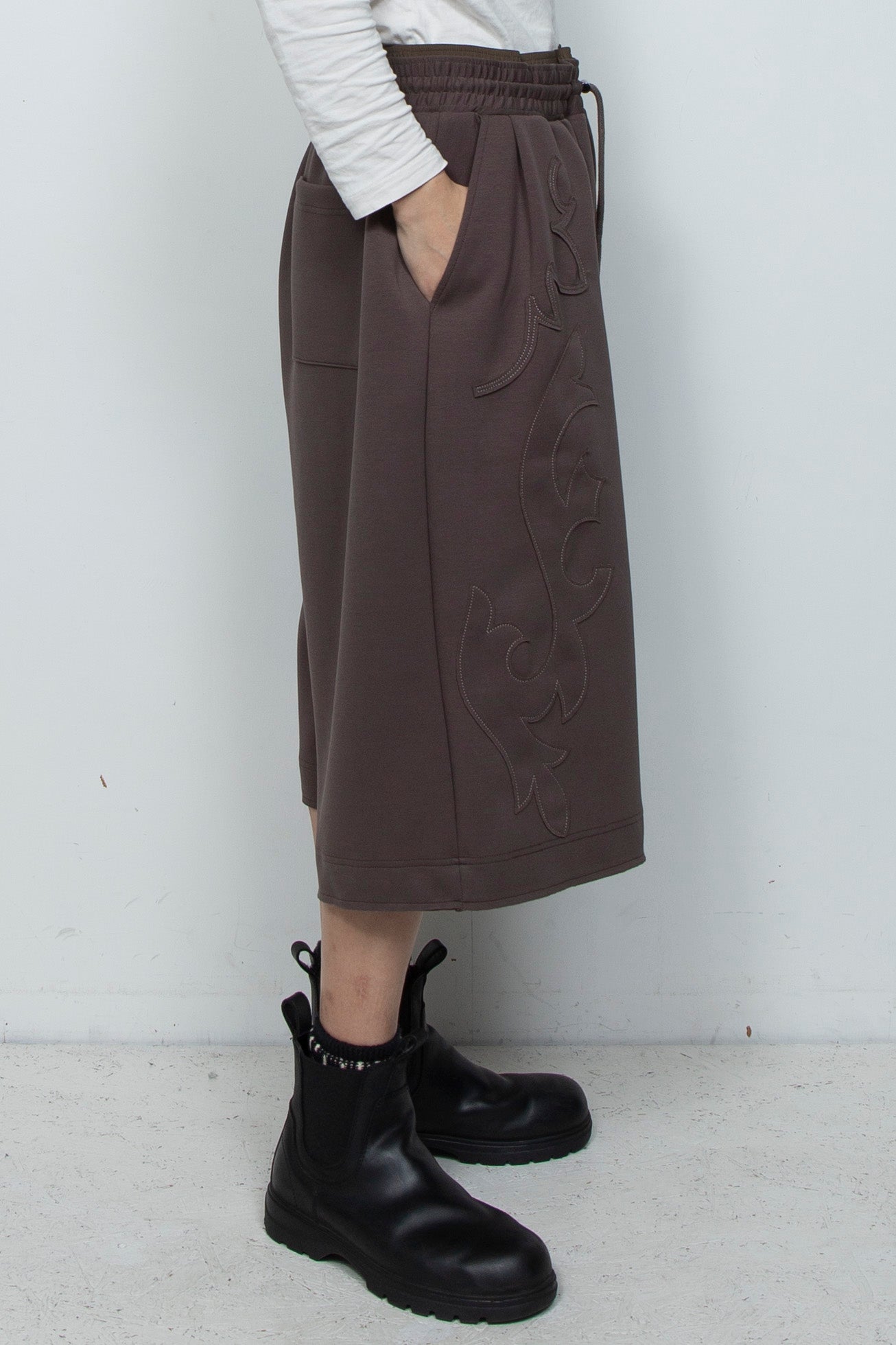 Western-Cut Double-Knit Baggy Shorts TAUPE / arenotis(アー