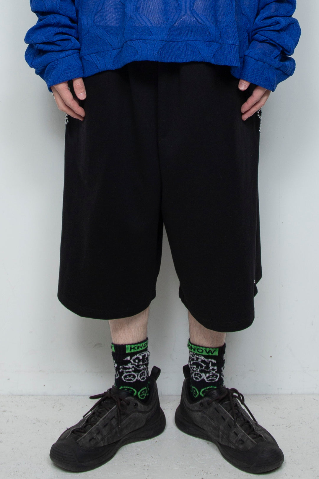 EMBELLISHED FLORAL JOGGER SHORTS BLACK