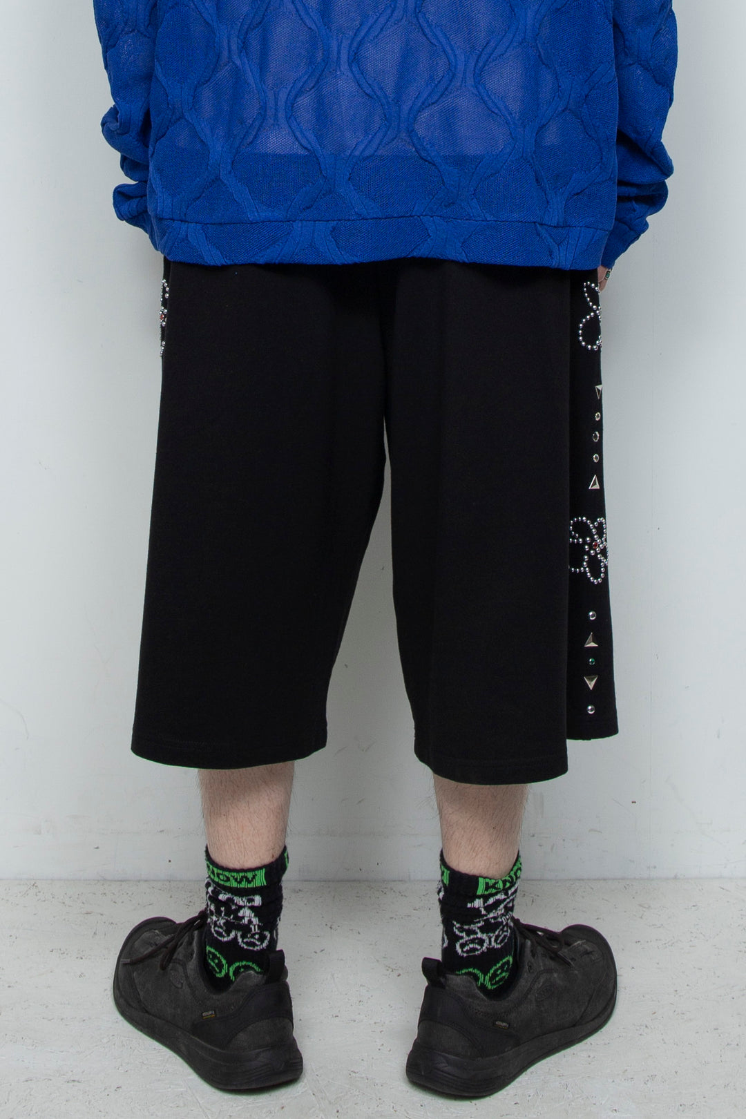 EMBELLISHED FLORAL JOGGER SHORTS BLACK