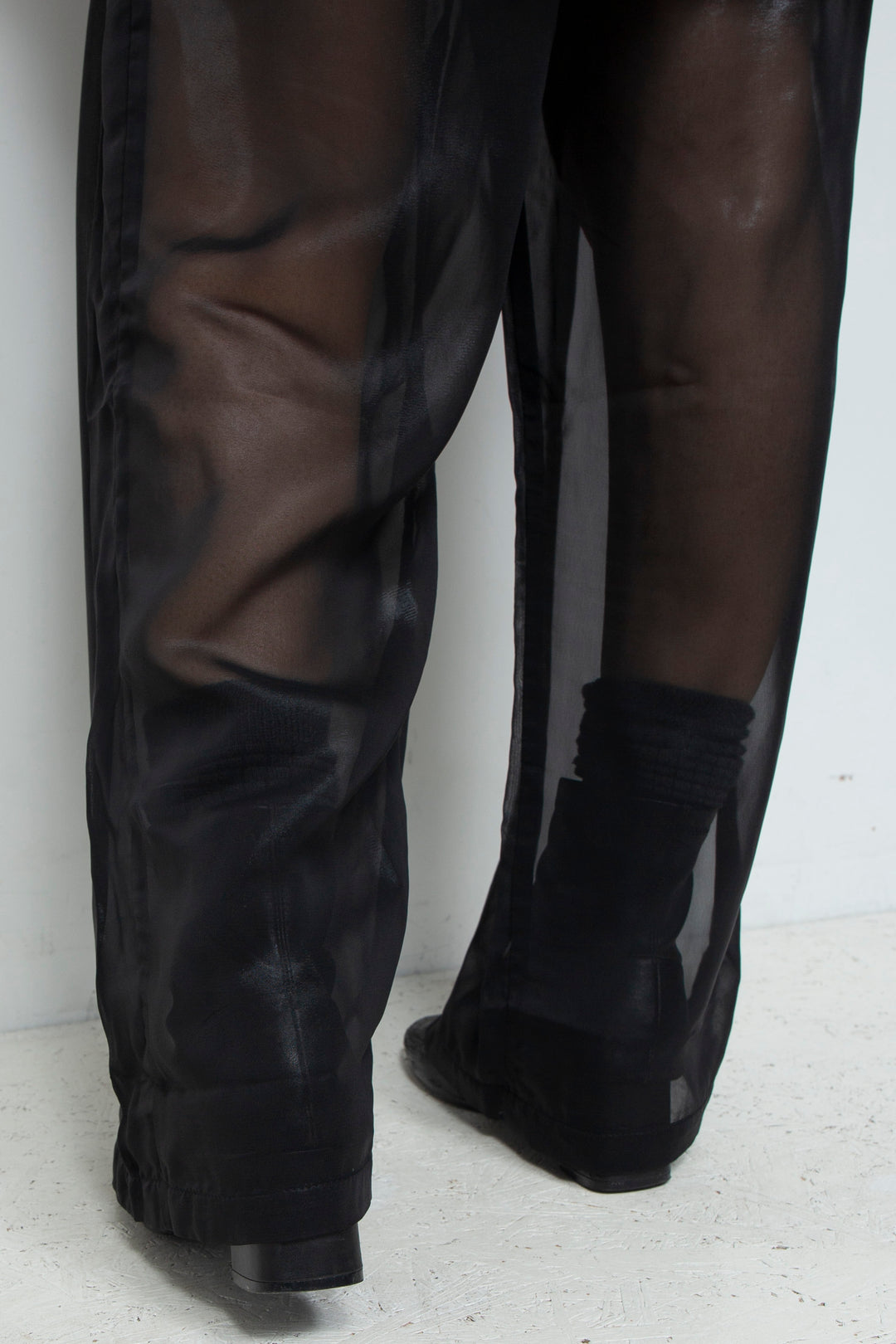 ETHER BLACK SILK COATED CHIFFON PLEATED WIDE PANTS