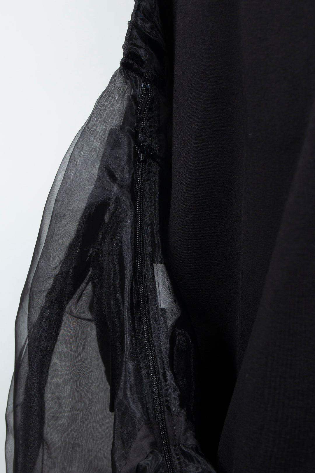 ETHER GATHERED VOLUMINOUS ORGANZA BAG