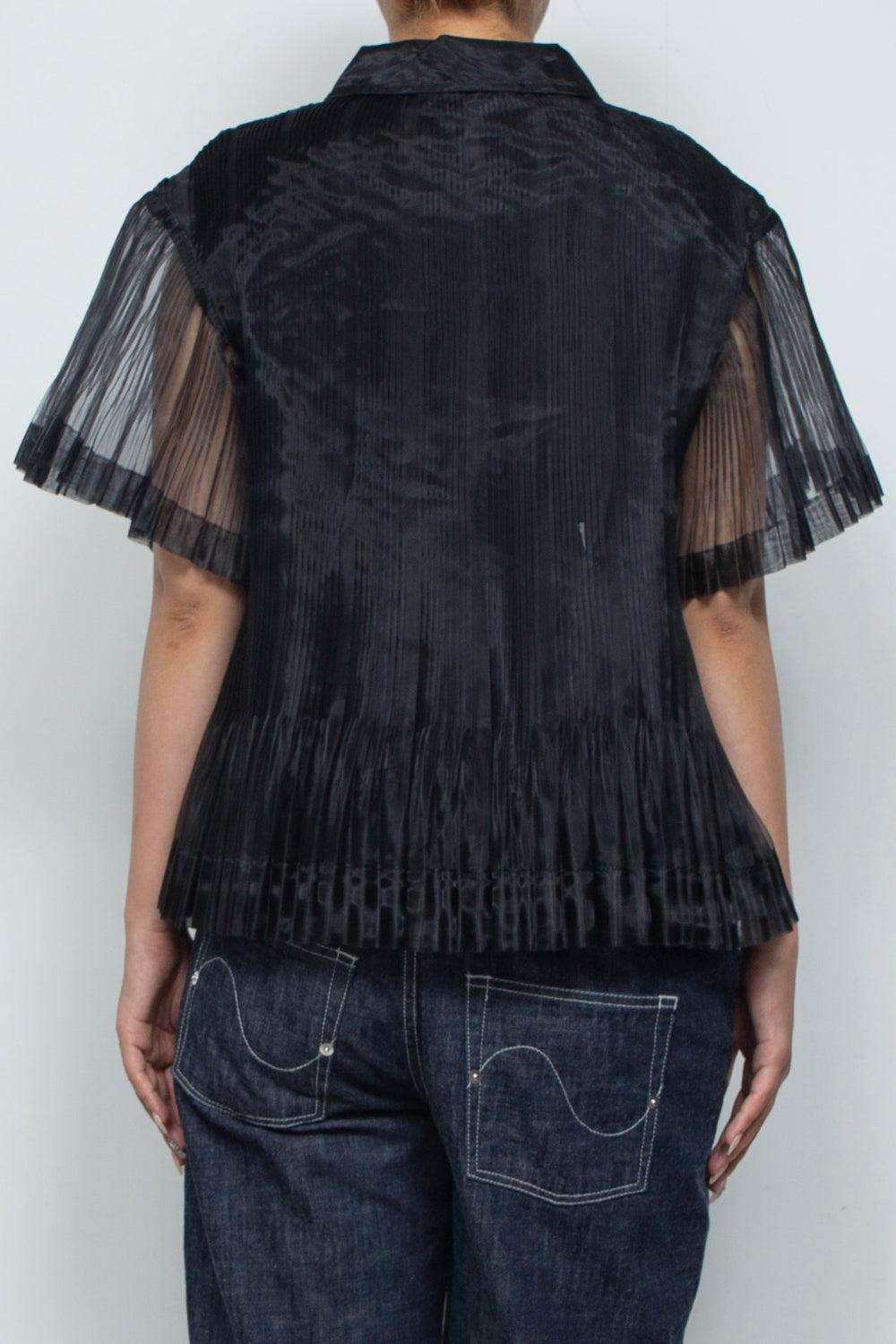 petal tops black