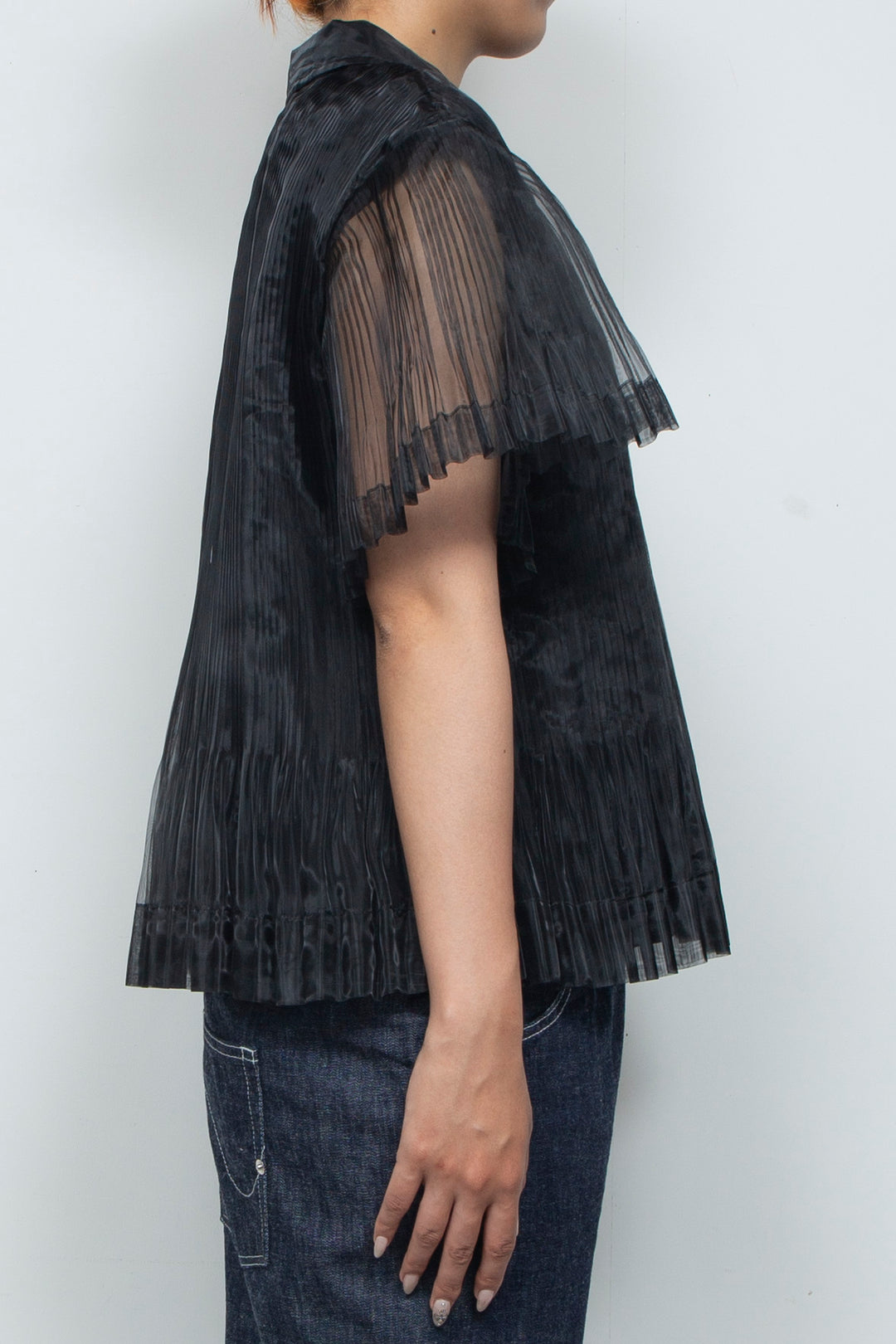 petal tops black