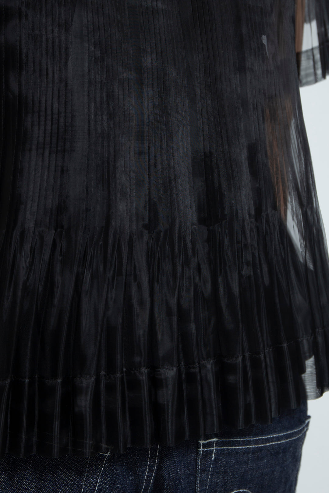 petal tops black